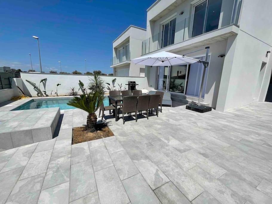 Belle Villa Contemporaine Piscine Privee 艾姆布里亚布拉瓦 外观 照片