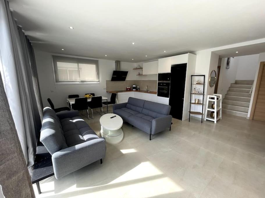 Belle Villa Contemporaine Piscine Privee 艾姆布里亚布拉瓦 外观 照片