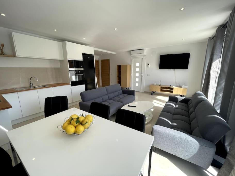 Belle Villa Contemporaine Piscine Privee 艾姆布里亚布拉瓦 外观 照片