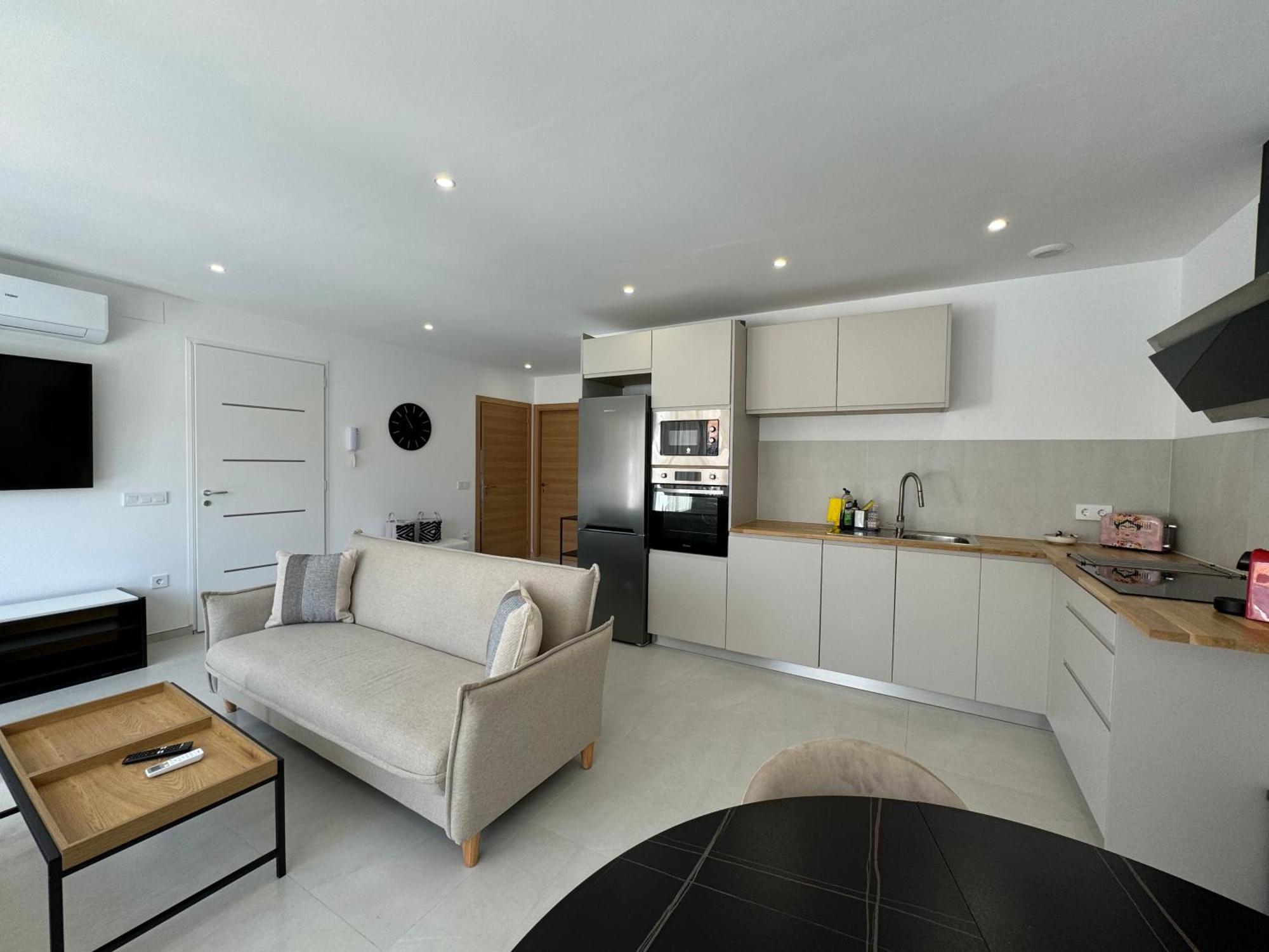 Belle Villa Contemporaine Piscine Privee 艾姆布里亚布拉瓦 外观 照片